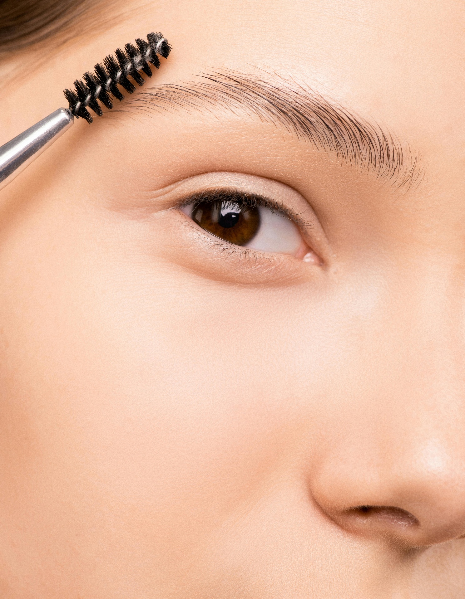 Lifted lashes and groomed brow — Asamy Sourcils women's services